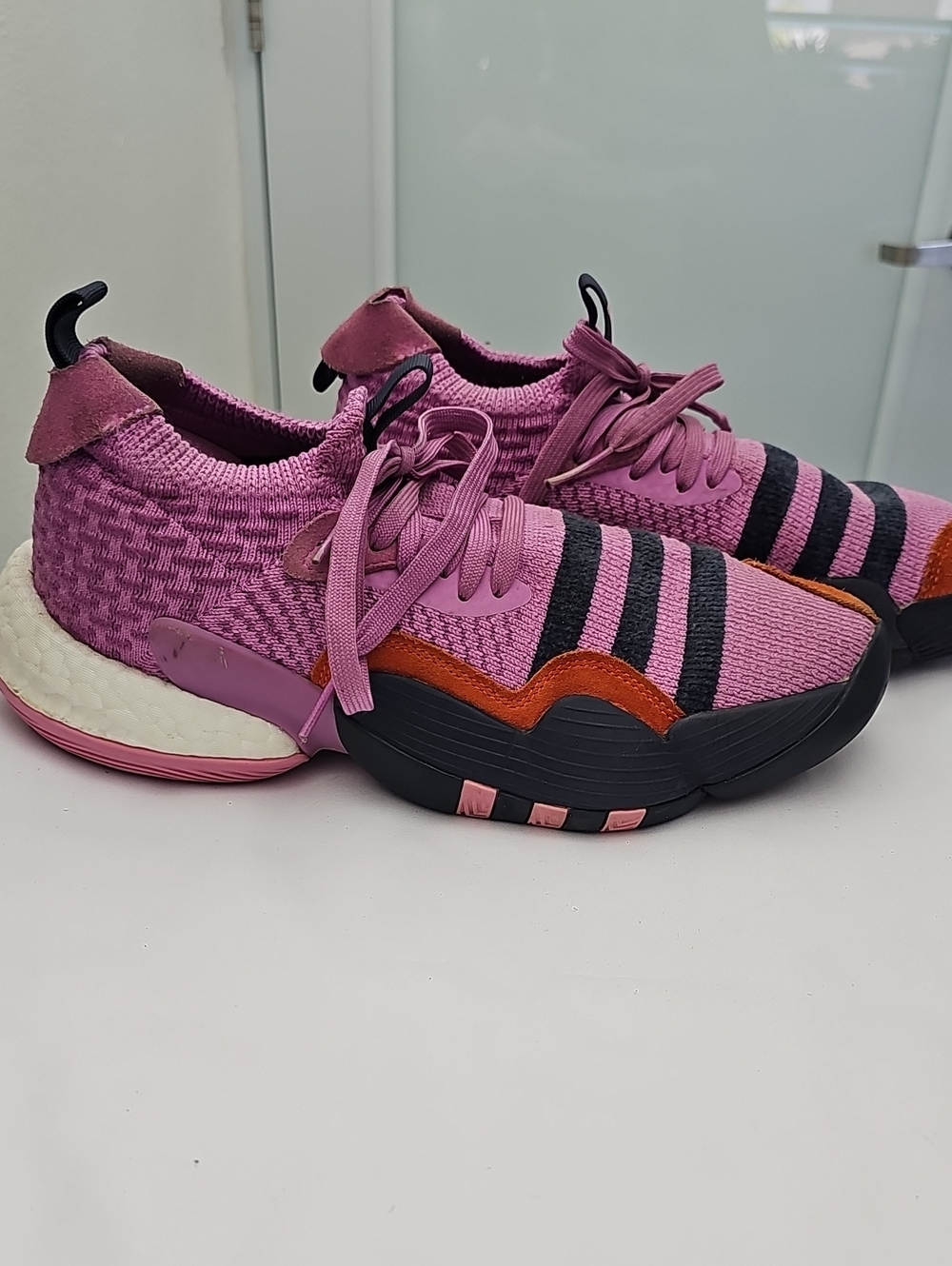 Adidas Trae Young 2 Stratosphere Pink Basketball Shoes. Size 8.